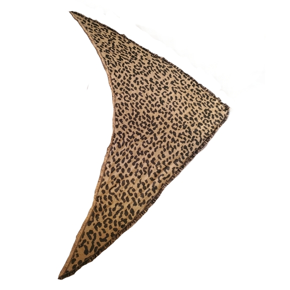 Acrylic knit leopard wrap - Picture 4 of 8